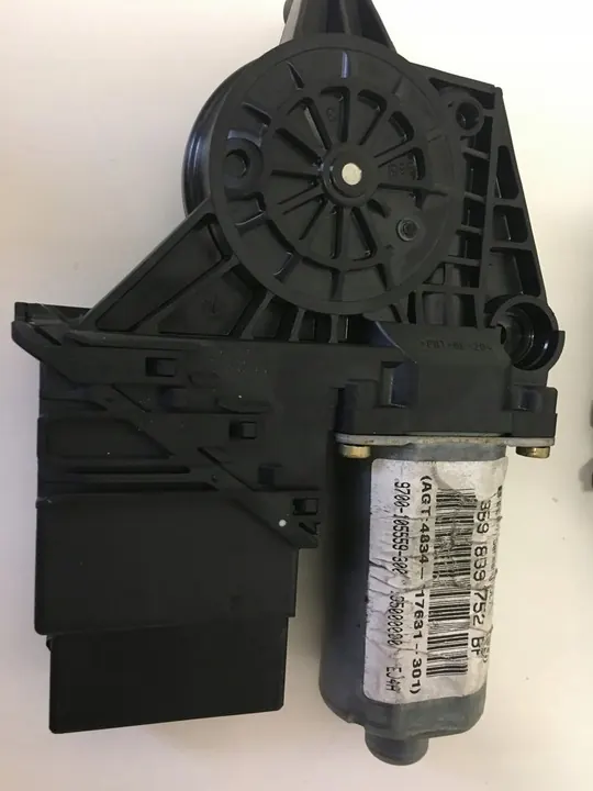 Motor de janela dianteira esquerda Passat B5 3B4837751PD image 2