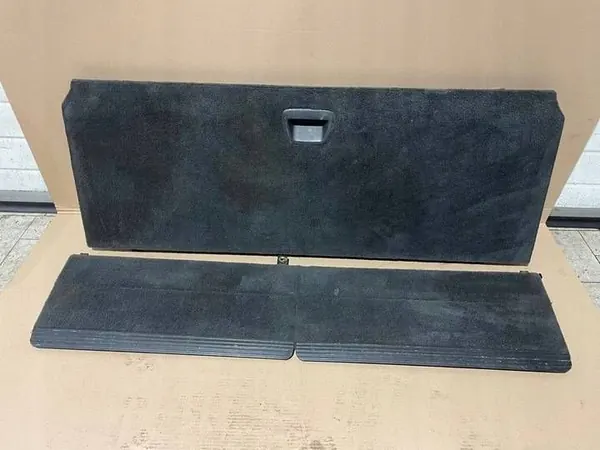 Alfombrilla de maletero Volvo XC90 I OEM 39875081 - Usado image 2