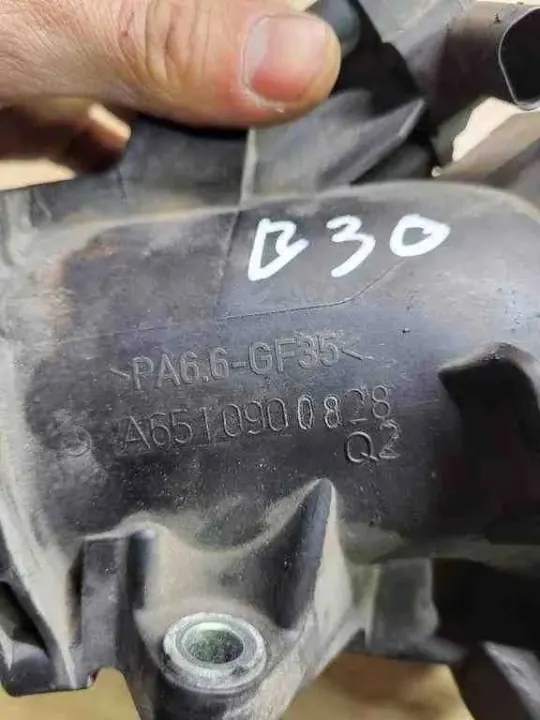 Gebrauchtes Ansaugrohr OEM A6510900828 Mercedes-Benz image 4