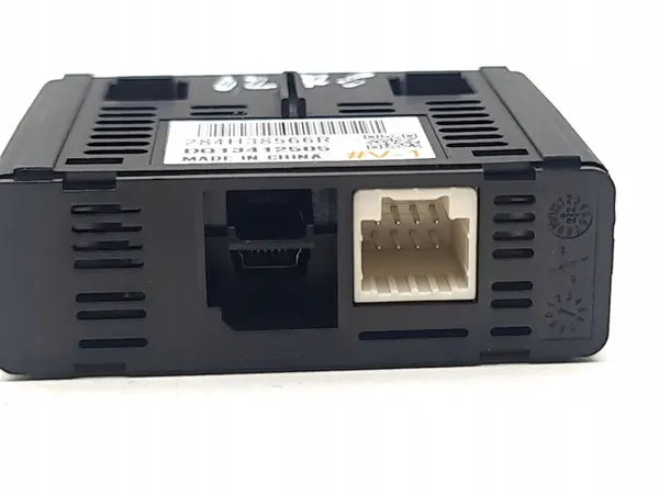 Tomada USB Renault Austral 2023 OEM 284H38566R image 7