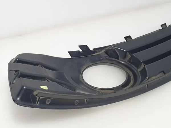 Grille Halogène Audi A3 8P OEM 8P0807682E - Ensemble image 7