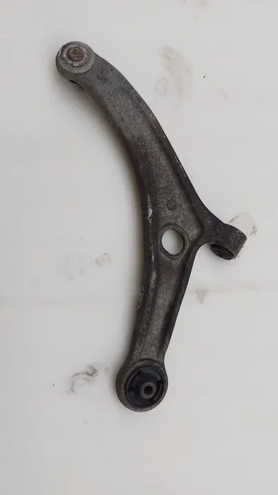 Braccio di controllo inferiore destro Hyundai i40 Lift 2015- image 4
