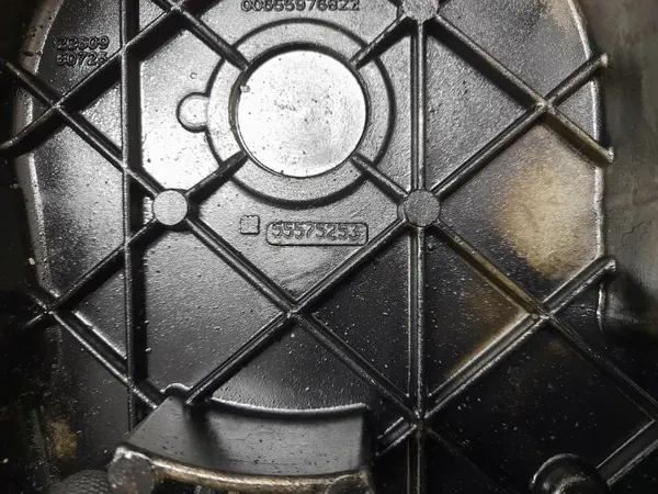 OPEL 1.3 CDTI Vaihteiston kansi OEM 55575253 image 4