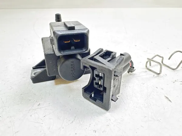 TOYOTA RAV4 III Lift 2.2 D4D Vanne de vide 25860-0R010 image 3