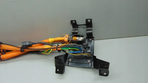 Enchufe de carga MG5 EV OEM 11311747 - Usado image 5