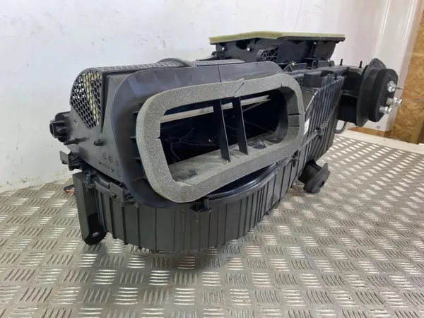 Caixa do Aquecedor Jeep OEM 68352254AK - Usado image 5