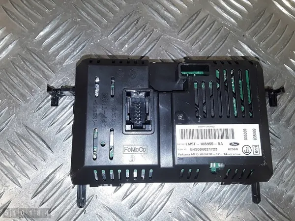 Pantalla de visualización Ford Fiesta OEM EM5T18B955RA Usado image 3