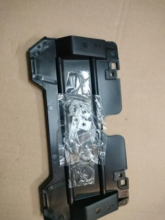 Moldura de Placa Renault Captur 13-16 OEM 962206588R image 4