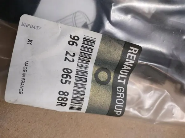 Moldura de Placa Renault Captur 13-16 OEM 962206588R image 7