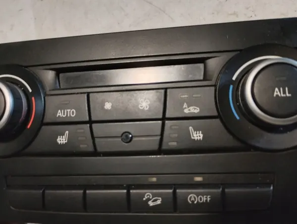 BMW 1 E82 E88 2011 Panneau climatisation image 3