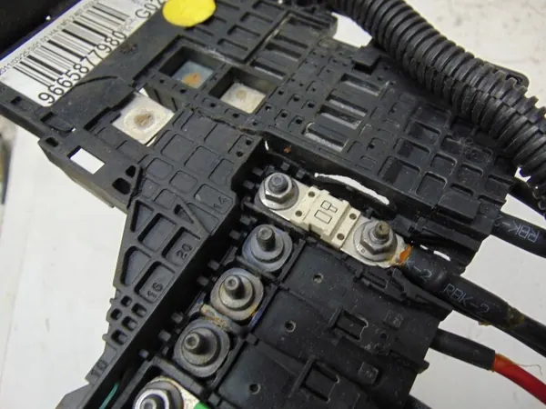 Batterie-Steuermodul OEM 9665877980 für Peugeot 508 image 9