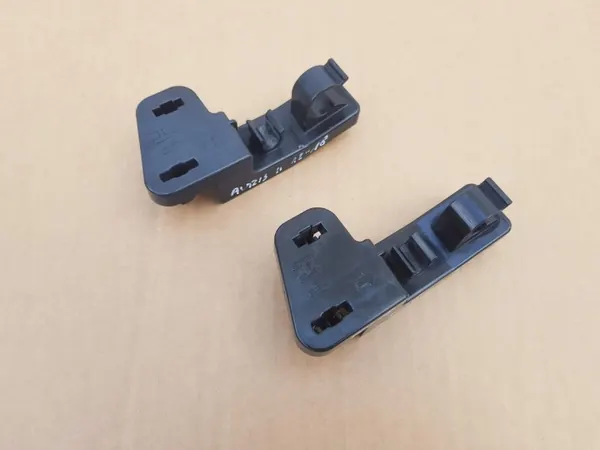 Clip de verrou OEM 53452-02120 pour Toyota Auris II image 2