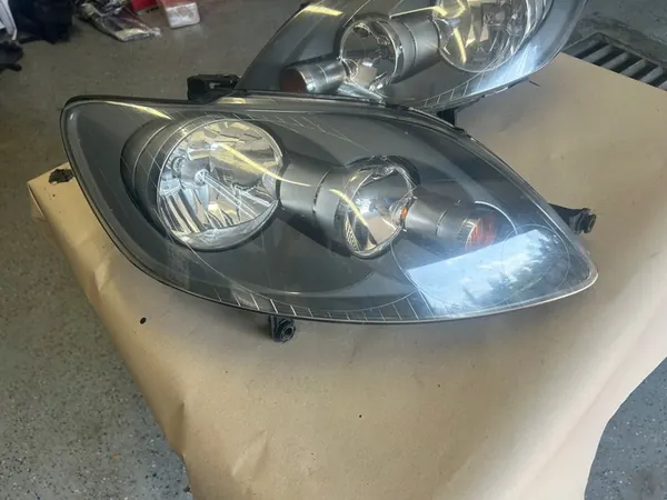 VW GOLF V PLUS LAMPADAS DA FRENTE COMPLETAS EUROPA image 2