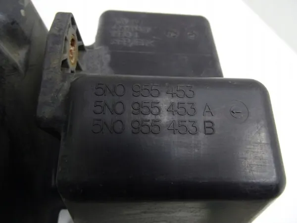 Pesulaitteen säiliö OEM 5N0955453A VW Tiguanille image 6