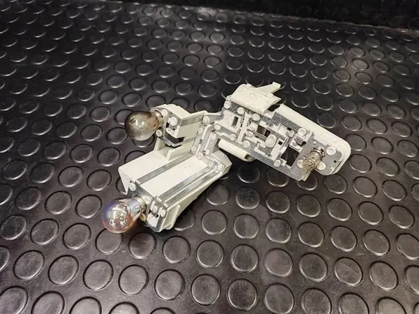 Contacts de phare arrière VOLVO S60 II 215122 2.0L Diesel 2012 image 2