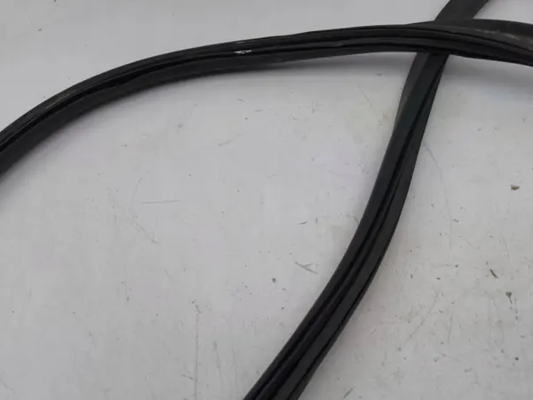 Tesla Model S 2014 Motorhuvestätsning OEM AMD131539 image 3