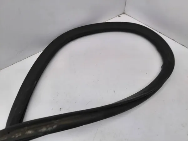 Tesla Model S 2014 Motorhuvestätsning OEM AMD131539 image 5