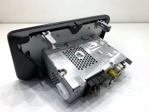Radio Display Skoda Kamiq 657035869A OEM image 4