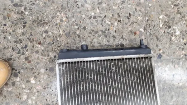 Radiador de agua Hyundai Getz 1.1 - 25310-1c200 image 4