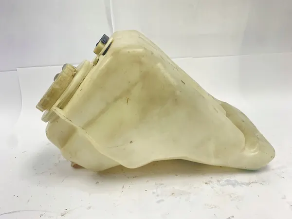 Lämmitetty tuulilasinpesunesteen säiliö Mercedes W124 image 3