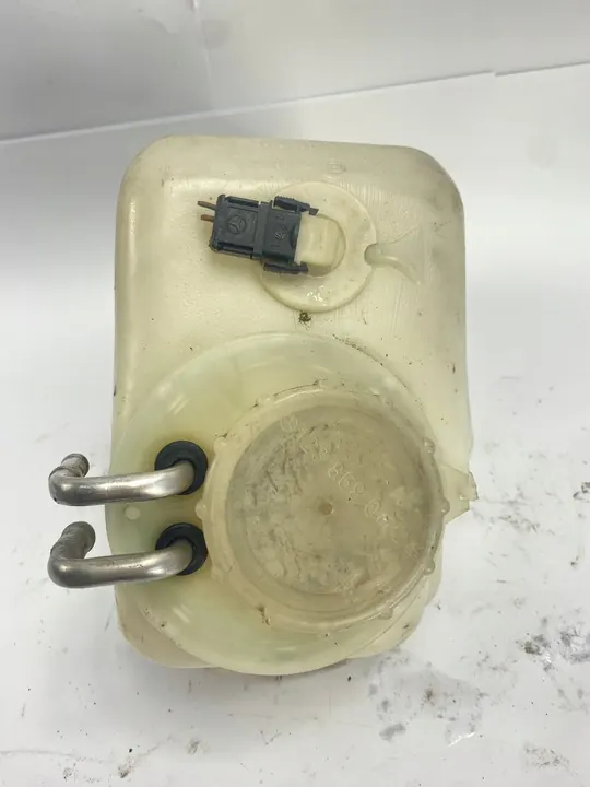 Lämmitetty tuulilasinpesunesteen säiliö Mercedes W124 image 4