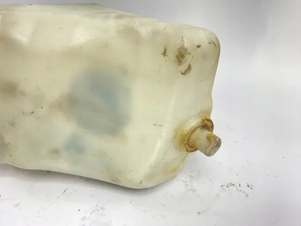 Lämmitetty tuulilasinpesunesteen säiliö Mercedes W124 image 6