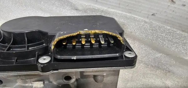 Kaasutinrunk OEM 16119EC00B Nissanille image 3
