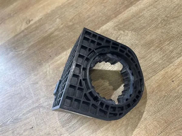 Support de Pompe à Eau OEM L8D28C506AB Land Rover image 3