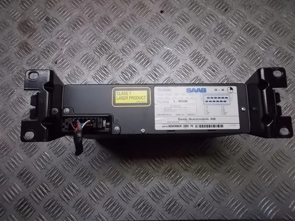 Saab 9-5 CD/DVD-vaihtaja OEM 5042585 - Käytetty image 4