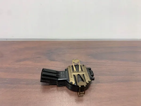 Opel Grandland X Sensor OEM 9813167380 - Gebraucht image 3
