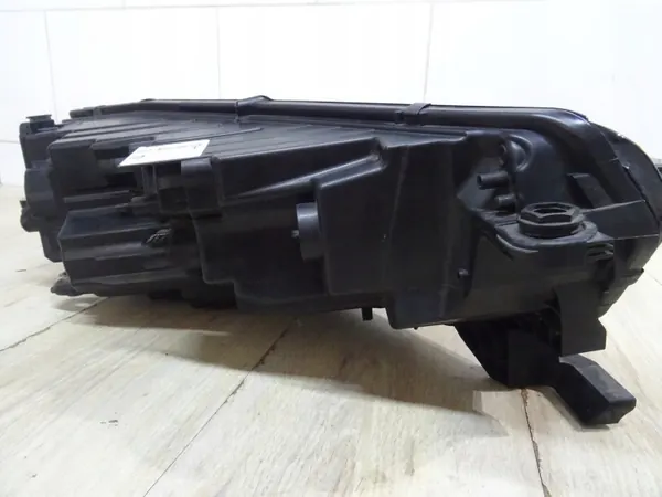 Skoda Octavia IV vasen etuvalo OEM 5E4941015 LLU image 6