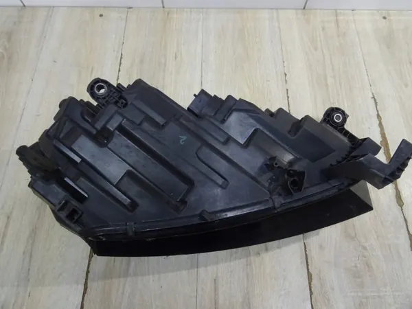 Skoda Octavia IV vasen etuvalo OEM 5E4941015 LLU image 8