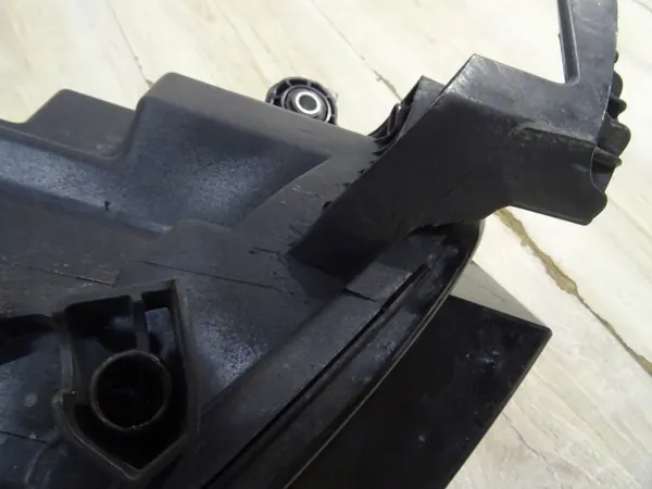 Skoda Octavia IV vasen etuvalo OEM 5E4941015 LLU image 9