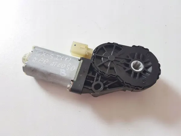 Sätesmotor Mazda CX-5 OEM 0390203832 Fram höger image 3