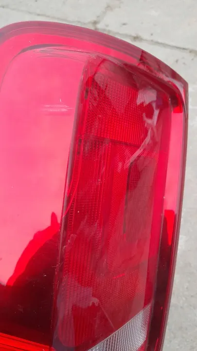 Lámpara Trasera Izquierda Amarok 2H1945095C Dañada image 3