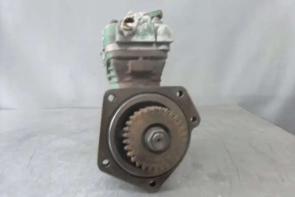 Compressor Knorr OEM 11118572 - Estado Usado image 5