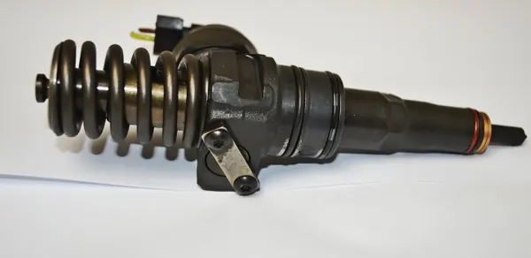 Pompe à carburant Bosch OEM 0414720037 Occasion image 9