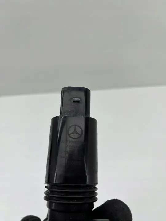 Mercedes W177 ruitenwisserspomp OEM A177866000 image 3