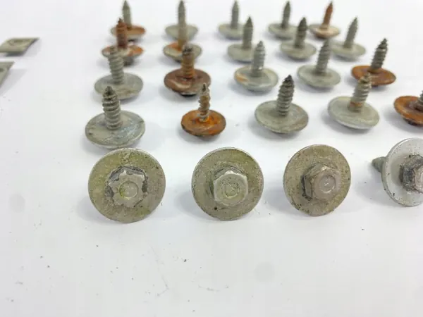 Spatbordbevestigingsschroeven OEM SDV10377 Mercedes image 10