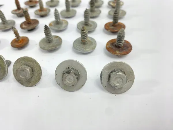 Spatbordbevestigingsschroeven OEM SDV10377 Mercedes image 9