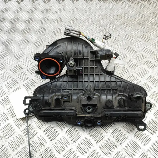 Toyota Yaris P13 Colector admisión 17120-21060 image 2