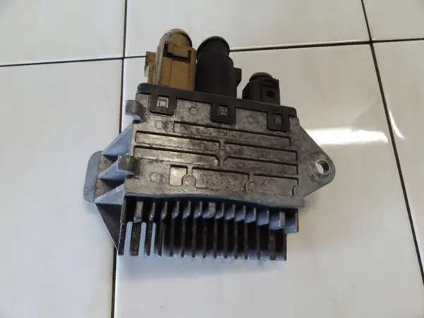 Module de contrôle ventilateur Audi A2 OEM 8Z0959501 image 3