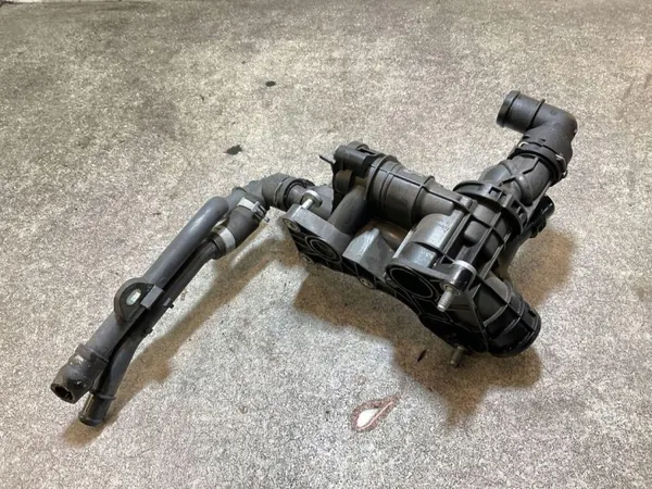 Boîtier Thermostat Skoda Superb B8 OEM 05L121111N image 2