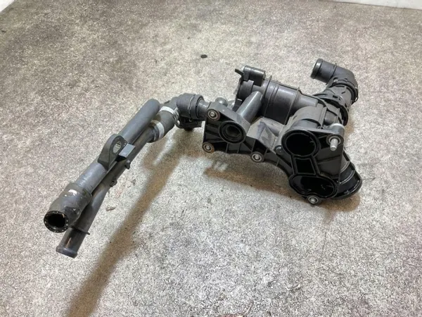 Boîtier Thermostat Skoda Superb B8 OEM 05L121111N image 4