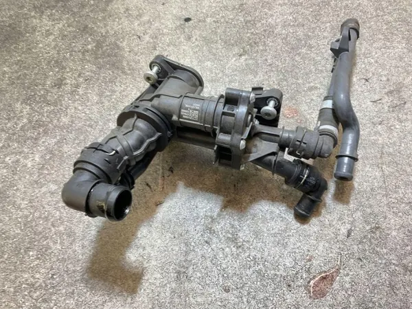 Boîtier Thermostat Skoda Superb B8 OEM 05L121111N image 7
