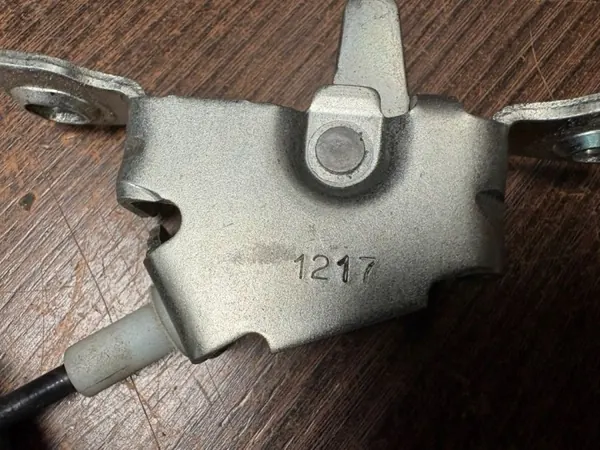 Skjutdörrgångjärn Vänster Sida OEM 9683908480 Toyota image 6