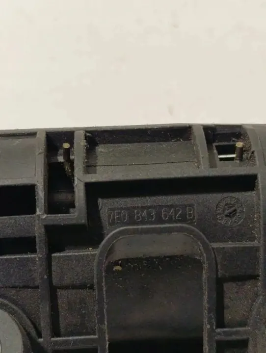 Manija puerta corredera VW T5 OEM 7E0843642B - Usado image 3