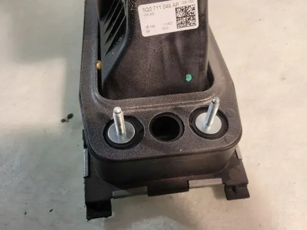 Sélecteur de vitesses Audi OE 5Q0711061 - État utilisé image 9