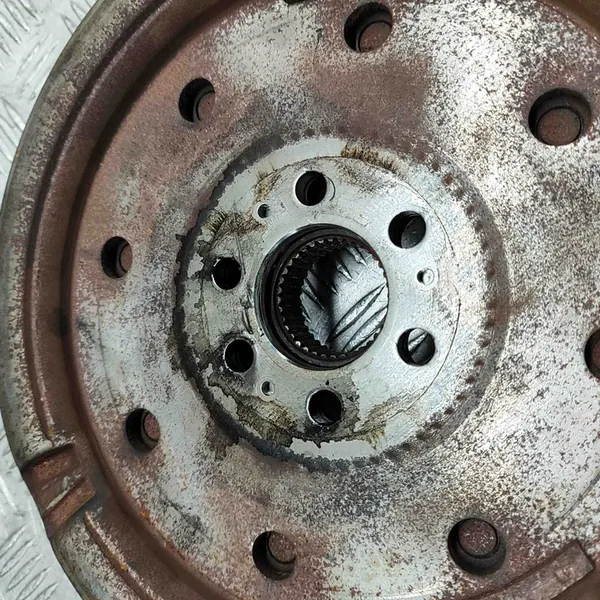 Automaattivaihteiston vauhtipyörä VW Passat Variant B7 image 5