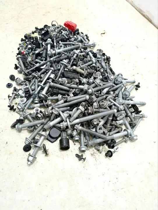 Mercedes-Benz Ruuvisarja OEM 264687 EQE V295 2023 image 3